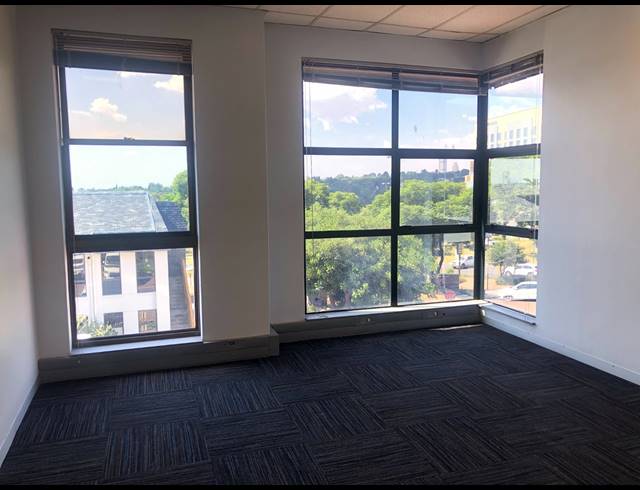 241M² OFFICE TO LET IN DUNKELD WEST